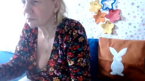 Snapshot of lanalovelyqueen chatting on 06.26.26 LovelyQueen online show from 06.26.26