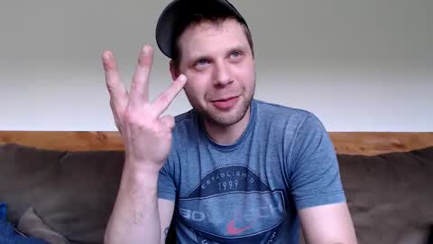 Snapshot of lancehardin chatting on 04.22.26 Lance online show from 04.22.26