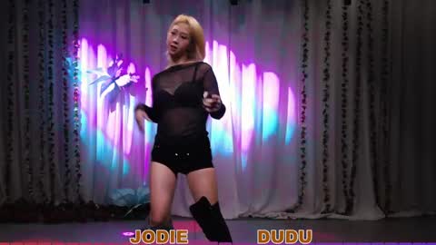 Snapshot of lankwaifong_cindy chatting on 04.30.26 lankwaifong_cindy online show from 04.30.26