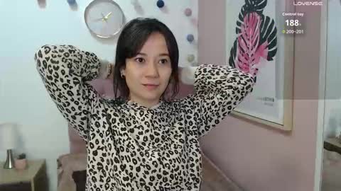 Lanna online show from 10.17.25