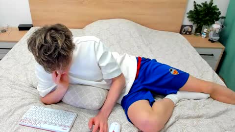 Fandi online show from 12.20.24