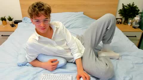 Fandi online show from 12.24.24