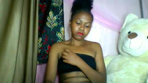 Snapshot of lara_belle chatting on 04.29.26 lara_belle online show from 04.29.26