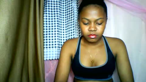 Snapshot of lara_belle chatting on 06.19.26 lara_belle online show from 06.19.26