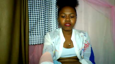 Snapshot of lara_belle chatting on 06.21.26 lara_belle online show from 06.21.26