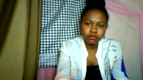 Snapshot of lara_belle chatting on 06.25.26 lara_belle online show from 06.25.26