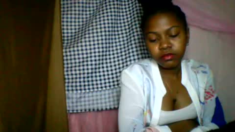 Snapshot of lara_belle chatting on 07.13.26 lara_belle online show from 07.13.26