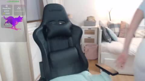 Lara online show from 12.20.25