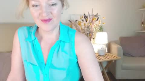 lara_fisher online show from 05.03.26