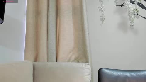 Snapshot of lara_martin chatting on 11.16.25 700 200 online show from 11.16.25