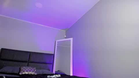 lara_reynolds_ online show from 02.03.26