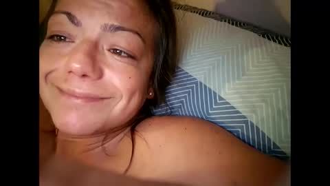 Snapshot of laraa333 chatting on 10.13.25 Little online show from 10.13.25