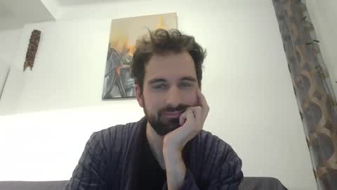 Snapshot of laraaan chatting on 11.26.25 laraaan online show from 11.26.25