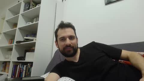 laraaan online show from 01.05.26