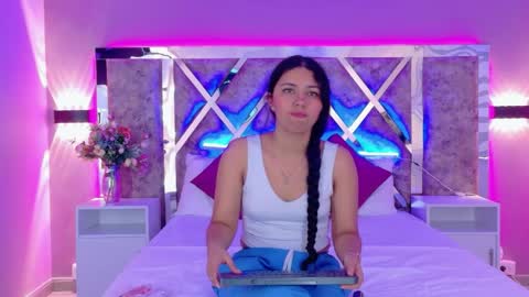 Lara online show from 04.13.26