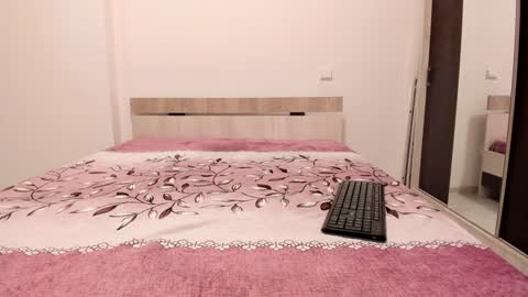 Lara online show from 01.10.25