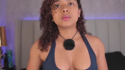 Snapshot of laracurls chatting on 11.19.25 online show from 11.19.25