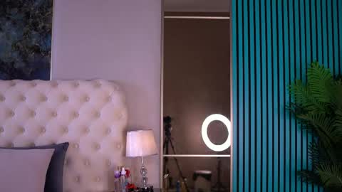 Snapshot of laradevlin chatting on 05.02.26 Lara online show from 05.02.26