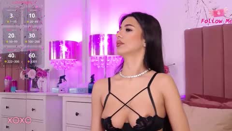 LaraKent online show from 10.26.25