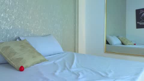 Snapshot of laralane_ chatting on 01.22.25 Lara online show from 01.22.25