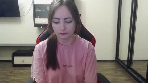 Laralianna online show from 12.25.24