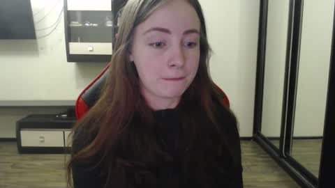 Laralianna online show from 02.06.25