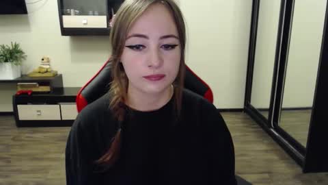 Laralianna online show from 09.11.25