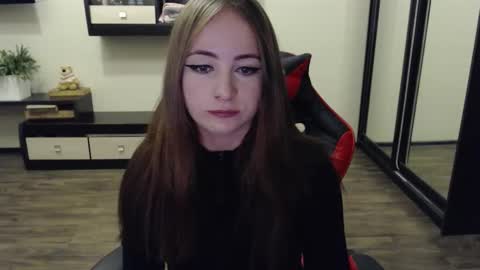 Laralianna online show from 09.13.25