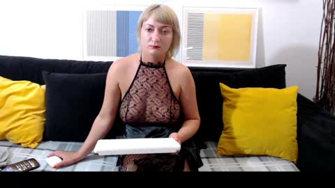 Snapshot of laralovebliss chatting on 04.06.26 lara online show from 04.06.26