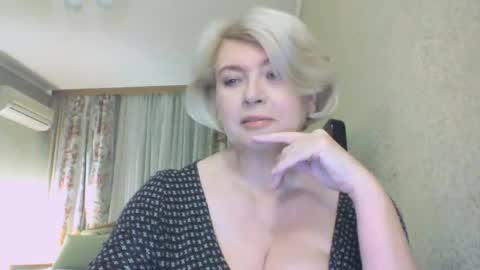 Snapshot of laramrs chatting on 11.02.25 laramrs online show from 11.02.25