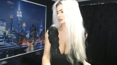 Snapshot of laras_moans chatting on 12.07.24 laras_moans online show from 12.07.24