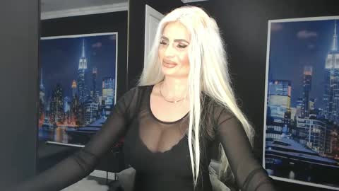 Snapshot of laras_moans chatting on 02.26.25 laras_moans online show from 02.26.25