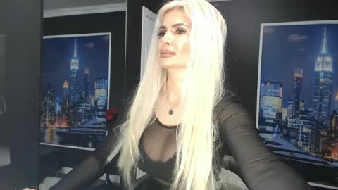 Snapshot of laras_moans chatting on 03.02.25 laras_moans online show from 03.02.25