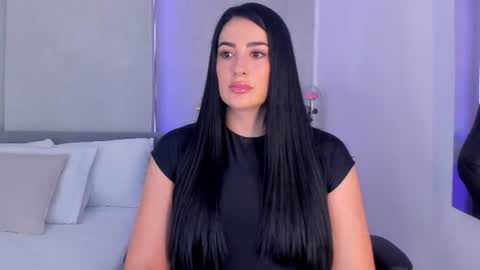 Snapshot of laravillalobos chatting on 07.12.26 Laura online show from 07.12.26