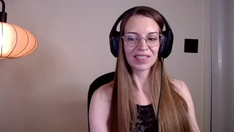 Snapshot of larawintersxxx chatting on 07.16.26 larawintersxxx online show from 07.16.26