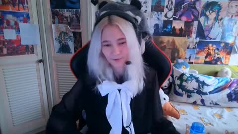 Snapshot of lareeconole chatting on 04.05.26 Sivilia online show from 04.05.26