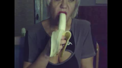 Snapshot of larisaq4ugo24 chatting on 02.03.25 larisaq4ugo24 online show from 02.03.25