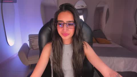 Larisa Smirnov online show from 10.10.25