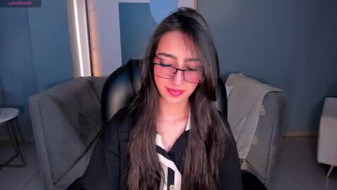 Larisa Smirnov online show from 10.29.25