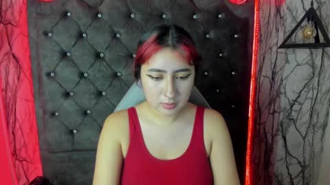 Snapshot of larissa01_ chatting on 02.09.25 Lari online show from 02.09.25