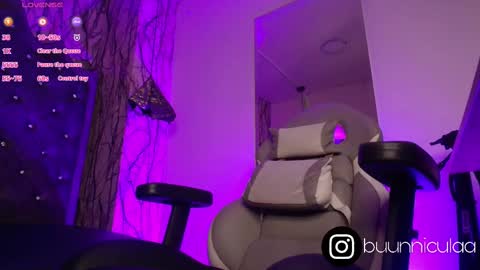 Snapshot of larissa01_ chatting on 10.03.25 Lari online show from 10.03.25