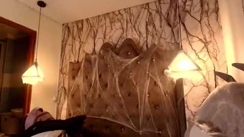 Snapshot of larissa01_ chatting on 10.23.25 Lari online show from 10.23.25