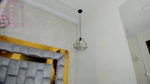 Snapshot of larissa01_ chatting on 11.17.25 Lari online show from 11.17.25