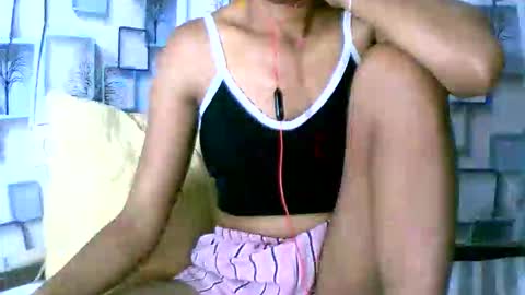 Snapshot of larra27 chatting on 04.25.26 Malala online show from 04.25.26