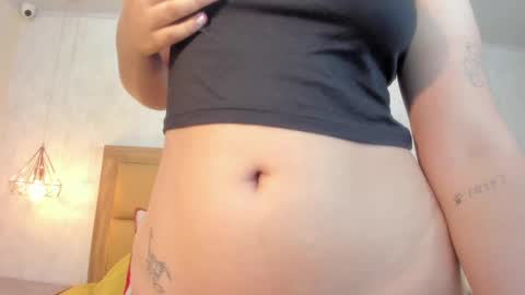 Snapshot of larsonmia chatting on 12.17.24 MIA online show from 12.17.24