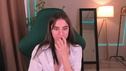 Snapshot of lasly_moon chatting on 04.21.26 lasly_moon online show from 04.21.26