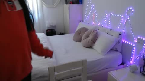 Auri online show from 05.19.26