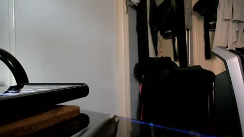 latensfer1111 online show from 12.10.24