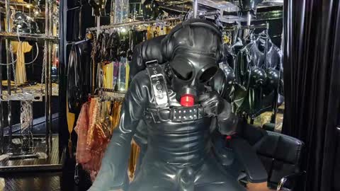 latexlover202 online show from 12.22.24