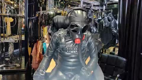 latexlover202 online show from 11.26.25